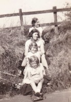 Lillian Wishart, Margaret, Joyce and Barbara Dellar..jpg